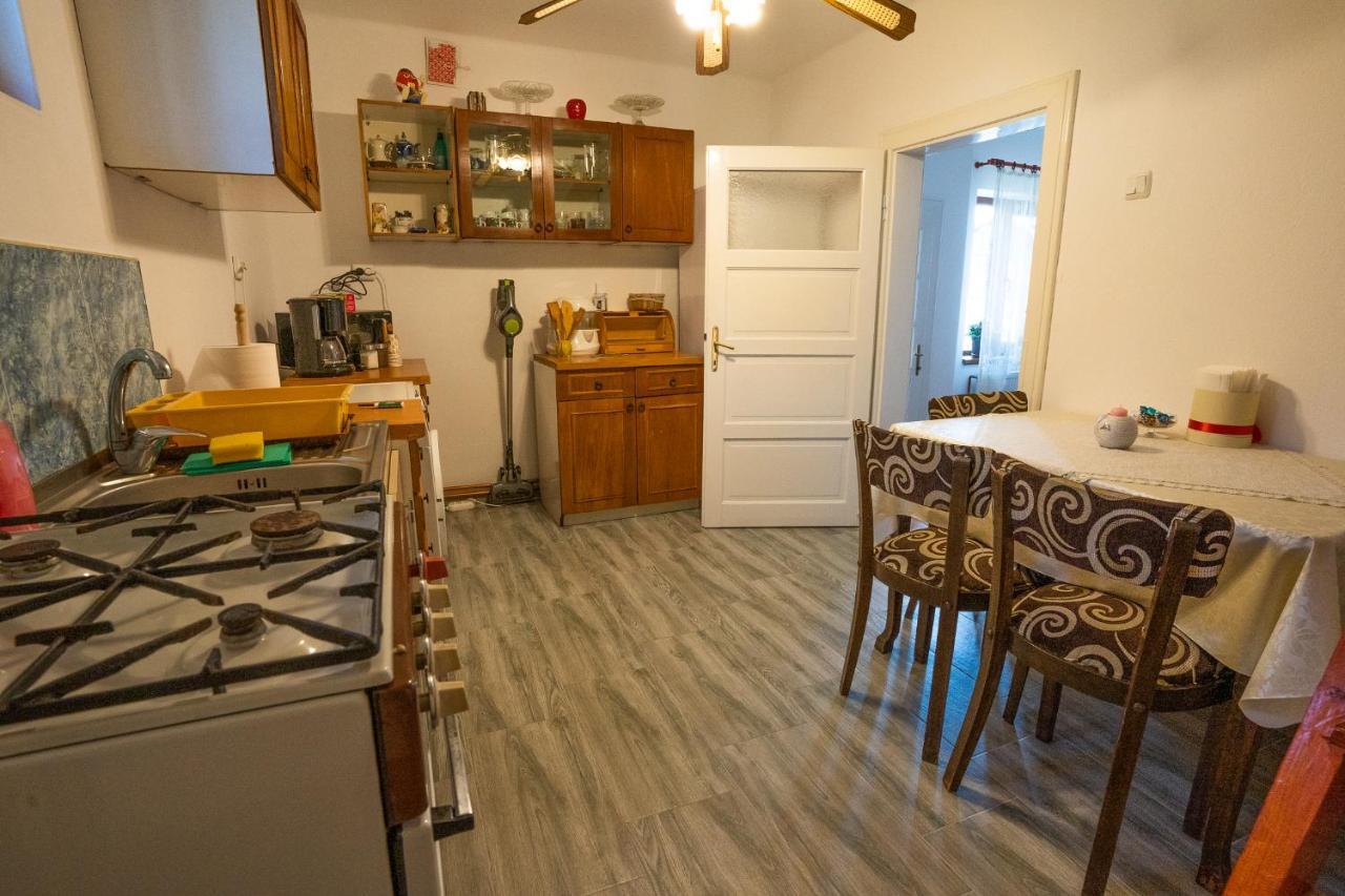 Doi Bujori Apartment อัลบายูเลีย ภายนอก รูปภาพ
