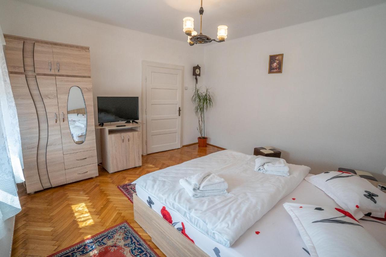 Doi Bujori Apartment อัลบายูเลีย ภายนอก รูปภาพ