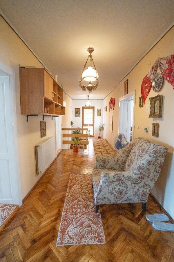Doi Bujori Apartment อัลบายูเลีย ภายนอก รูปภาพ