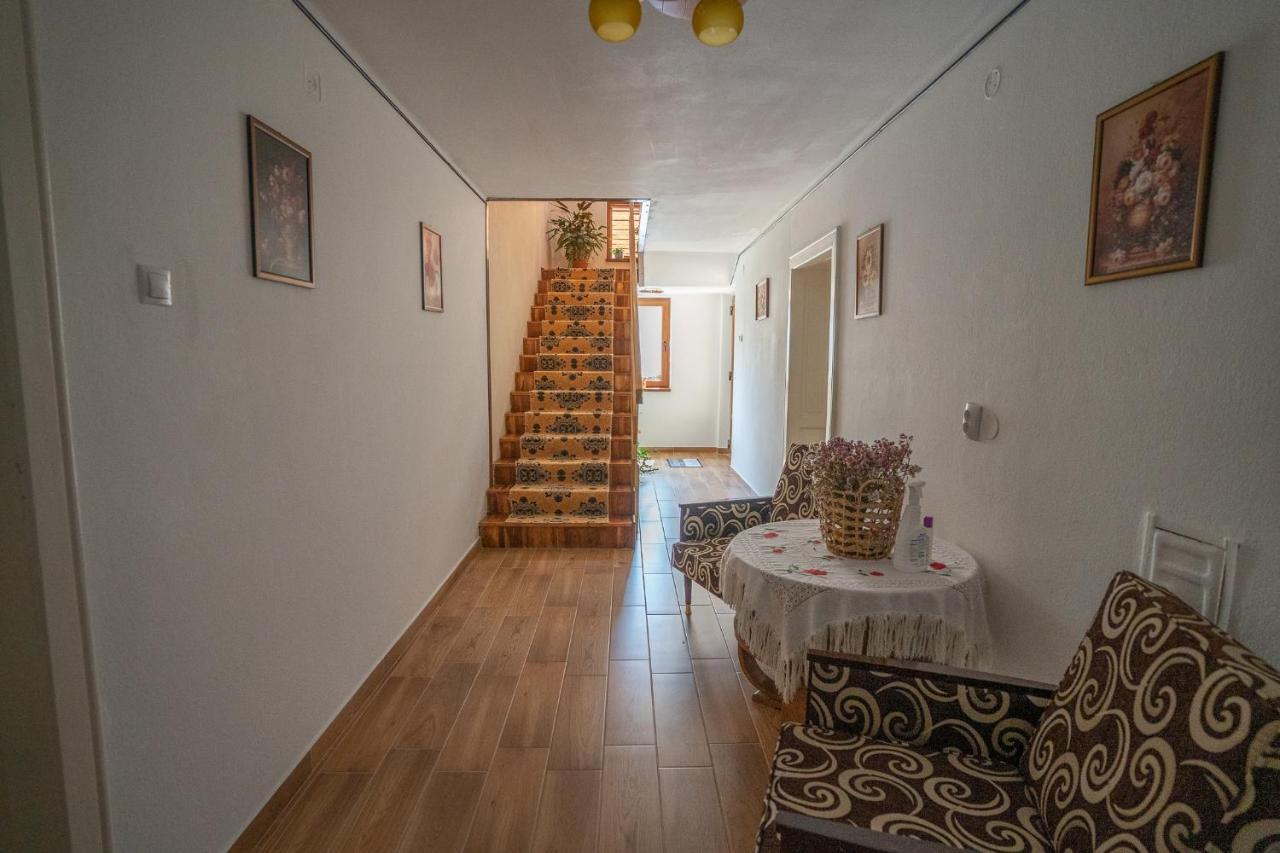 Doi Bujori Apartment อัลบายูเลีย ภายนอก รูปภาพ