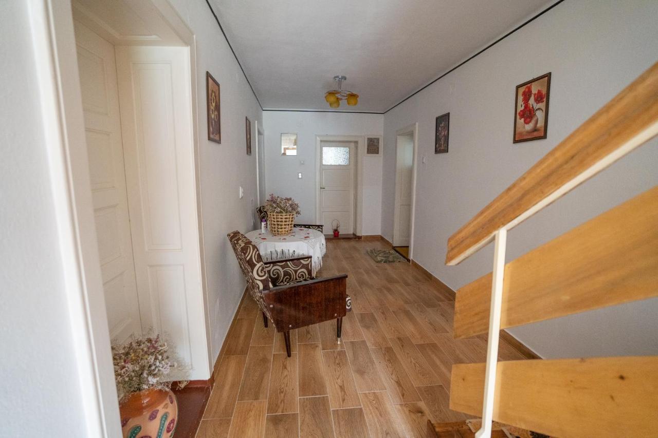 Doi Bujori Apartment อัลบายูเลีย ภายนอก รูปภาพ
