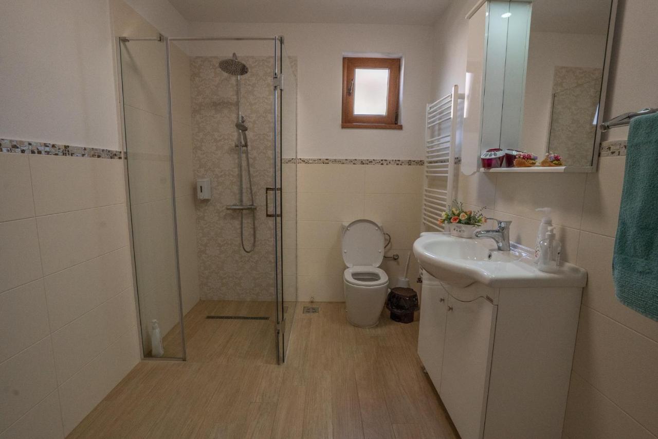 Doi Bujori Apartment อัลบายูเลีย ภายนอก รูปภาพ
